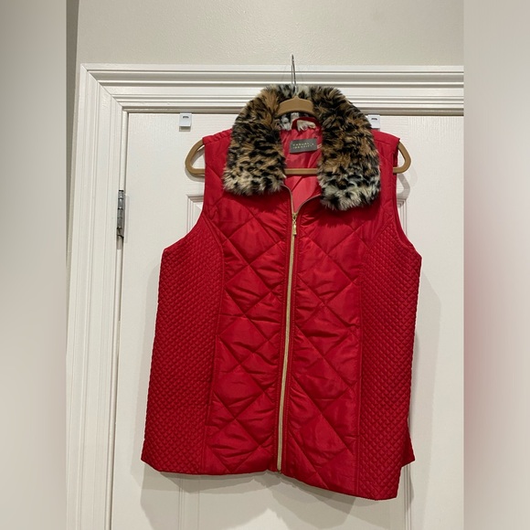 NWOT Casual Identity ladies red quilted vest removable animal print collar Large - Picture 3 of 8